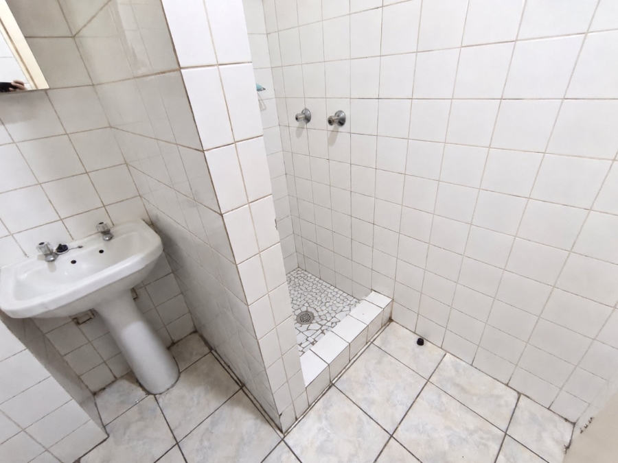 1 Bedroom Property for Sale in Willows Free State